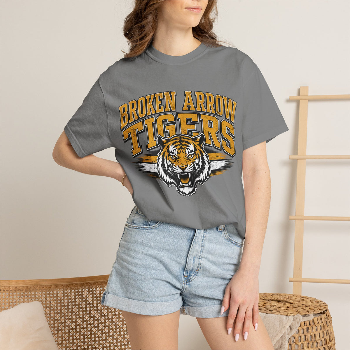 Broken Arrow Tigers Vintage Tiger Head T-Shirt
