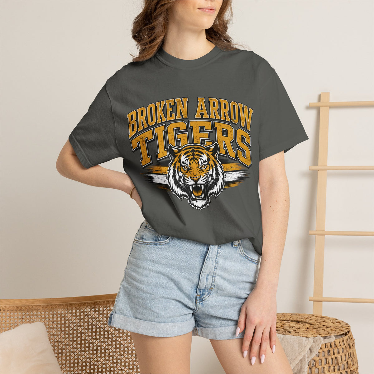 Broken Arrow Tigers Vintage Tiger Head T-Shirt